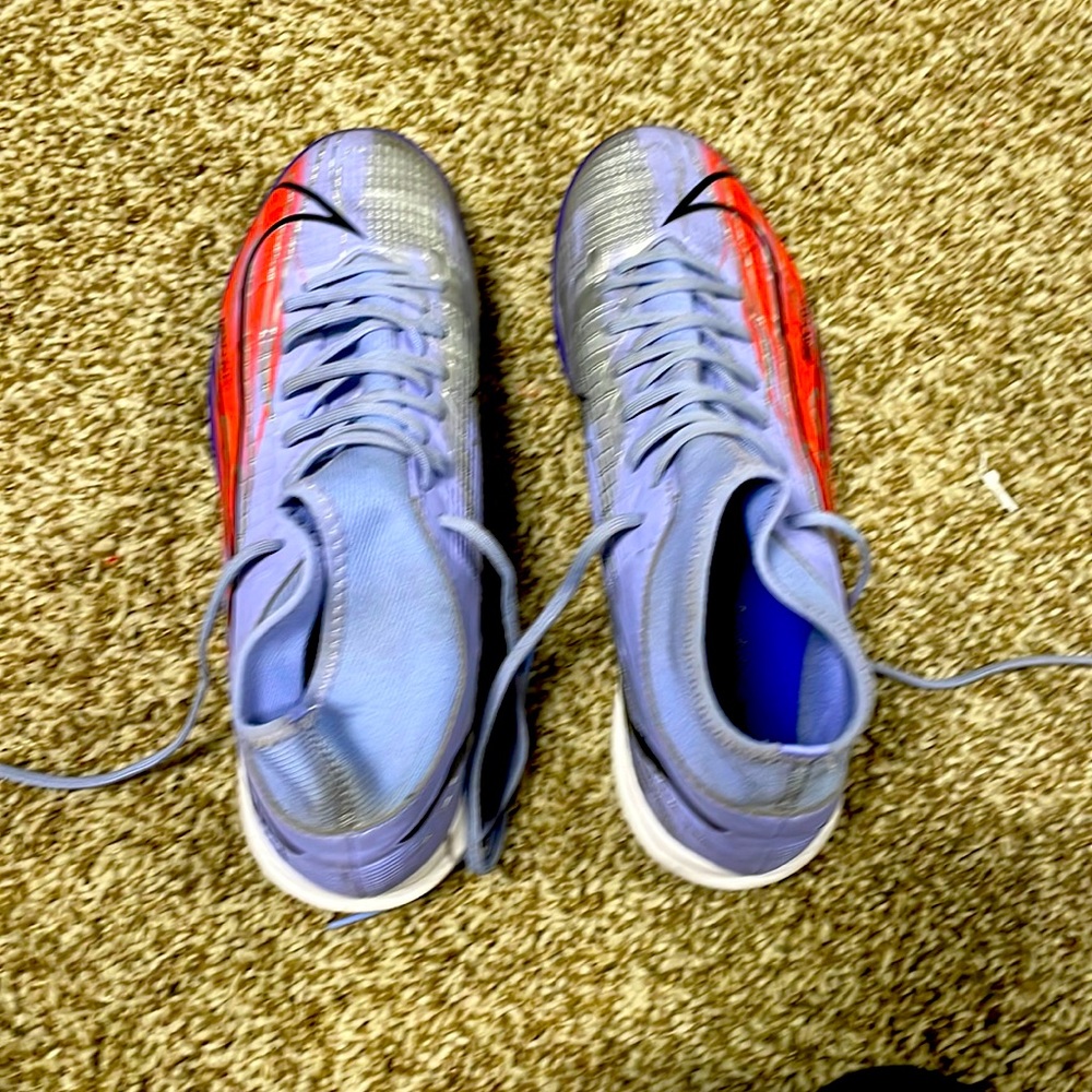 Turf shoes